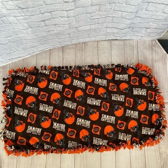 Cleveland Browns rectangle fleece tie blanket - Picture 1 of 4